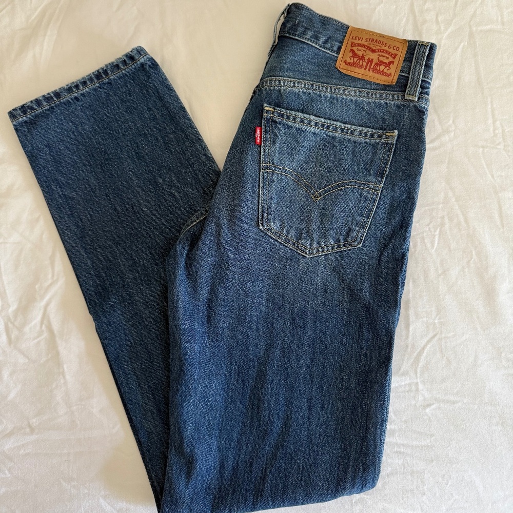 Levi’s low pro straight jeans with ripped knee